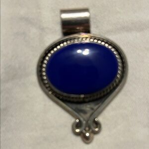 Vintage 925 silver and lapis lazuli pendant
